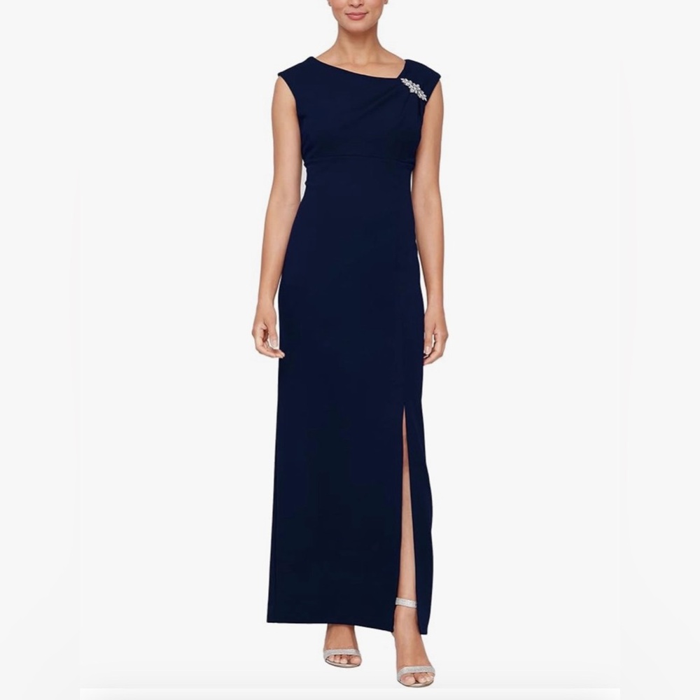 Elegant Navy Blue Evening Gown